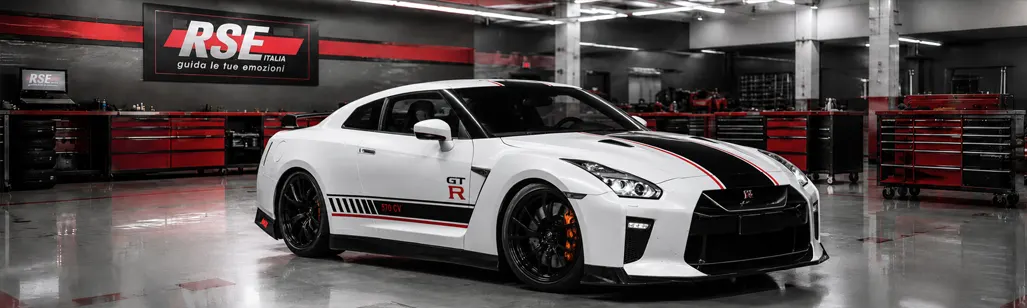Nissan GT-R — foto 1